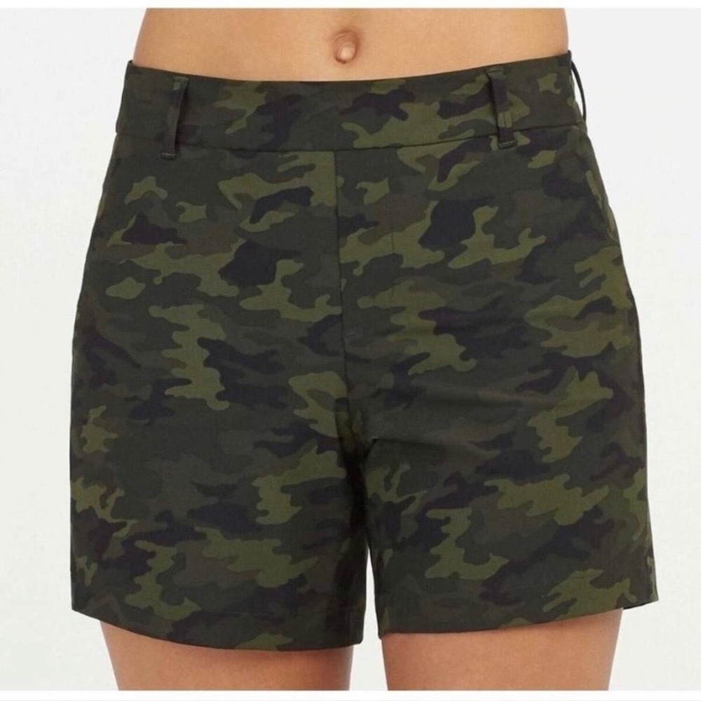 Spanx Womens Camo Print Stretch Twill Shaping Shorts Green Camouflage Small